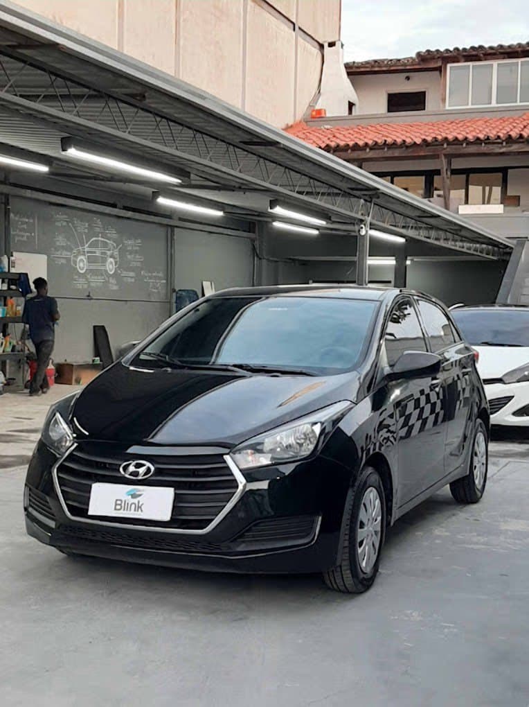 Hyundai HB20 preto finalizado na oficina Blink
